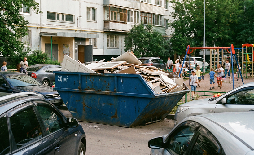 mozhno-li-postavit-konteyner-dliya-musora-vo-dvore.png